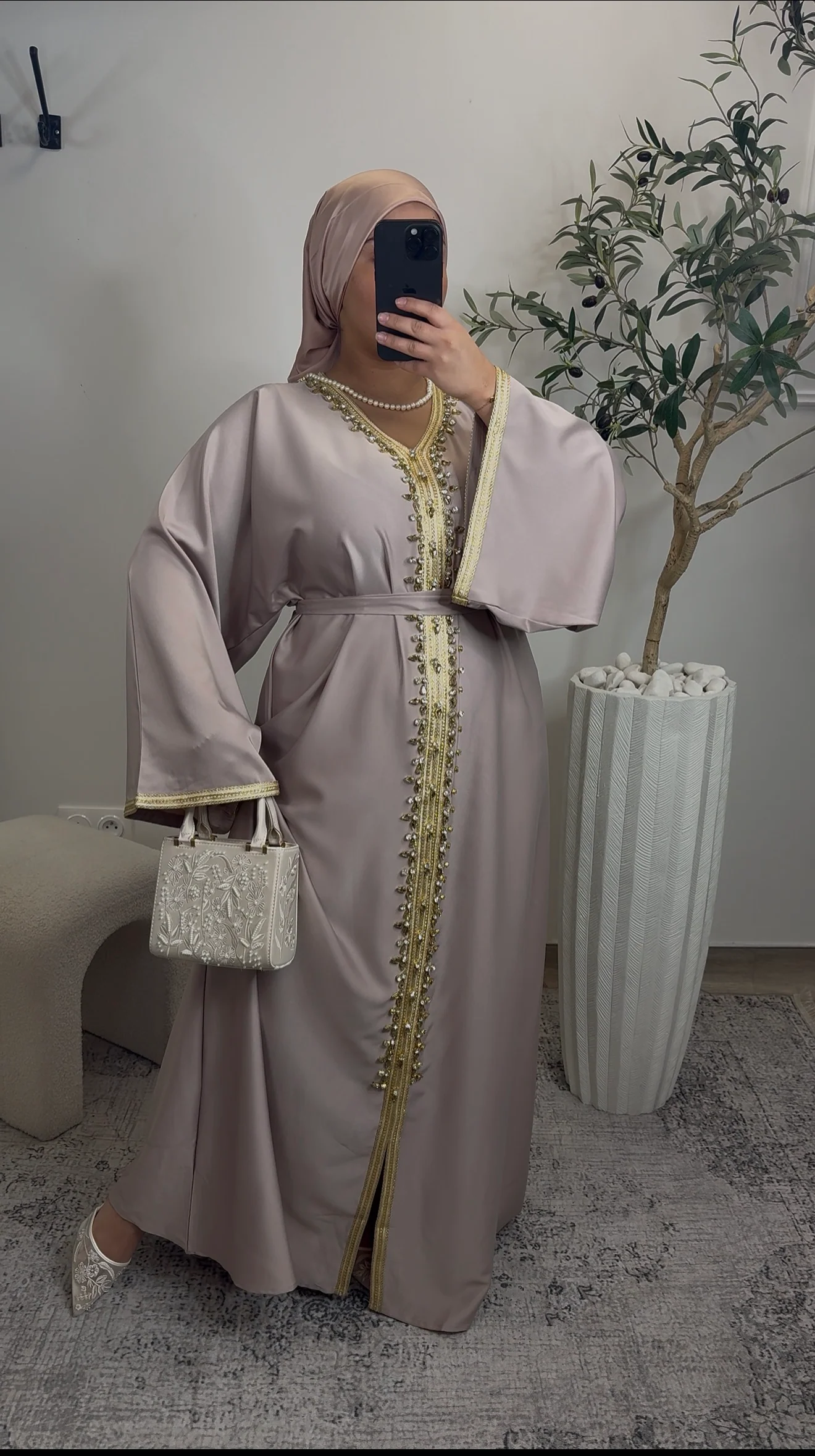 ABAYA PREMIUM NOUR [ TAUPE ET GOLD] - Image 3